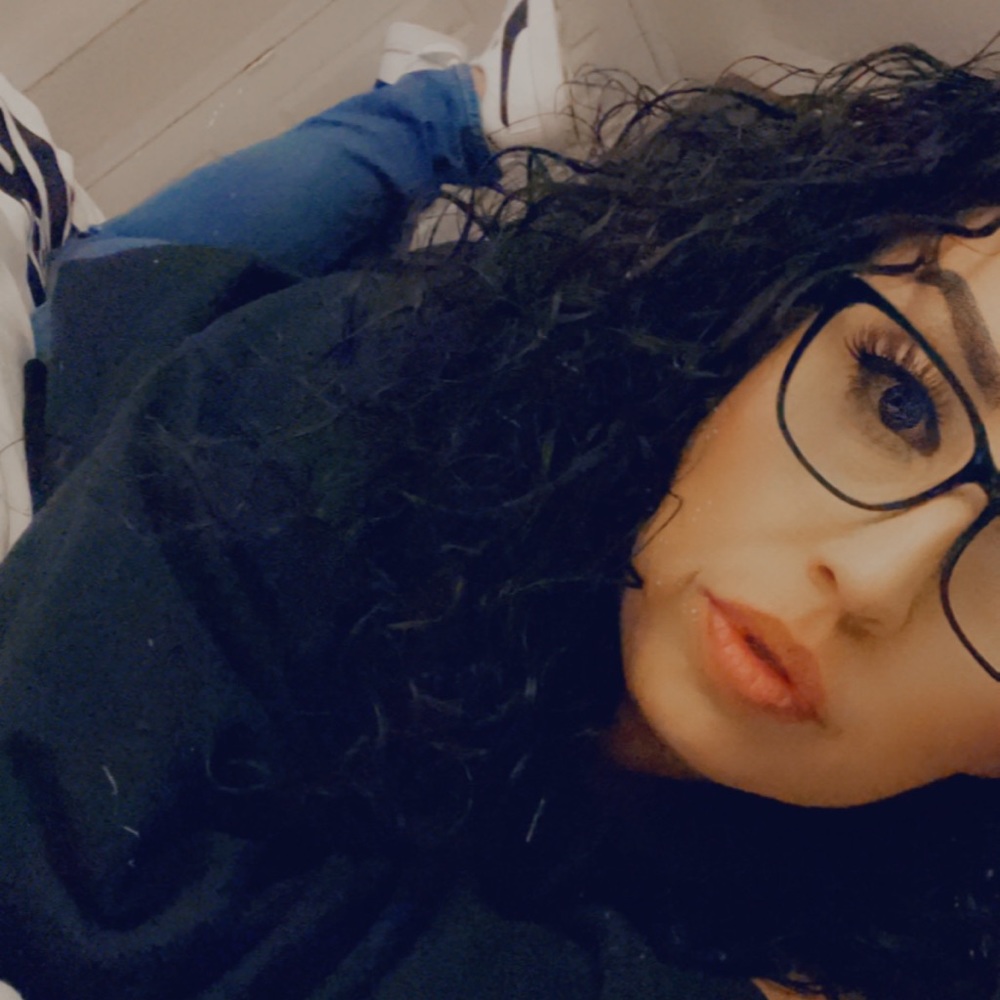 Meet your Posher, Adriana